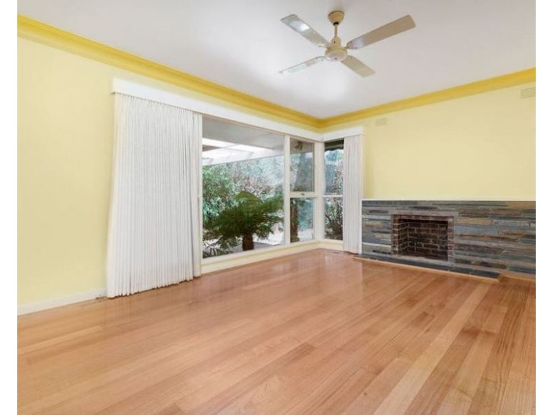 18 Lincoln Avenue, Mont Albert North VIC 3129