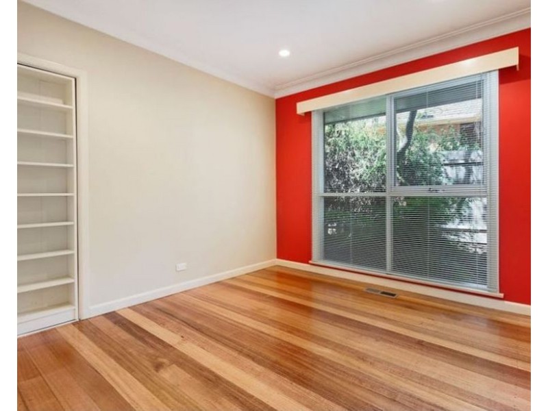 18 Lincoln Avenue, Mont Albert North VIC 3129