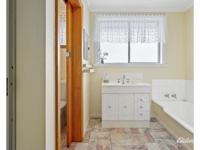 94 Cardigan Street, Somerset TAS 7322