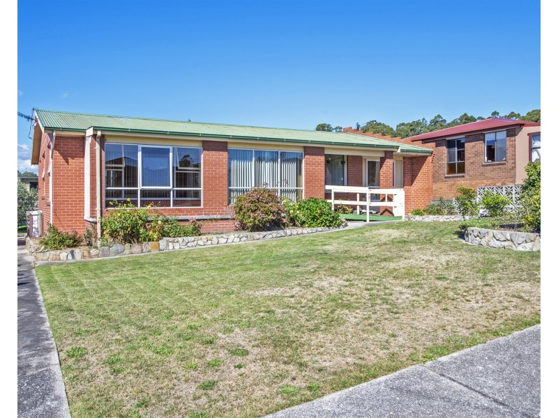 4 Loongana Place, Somerset TAS 7322