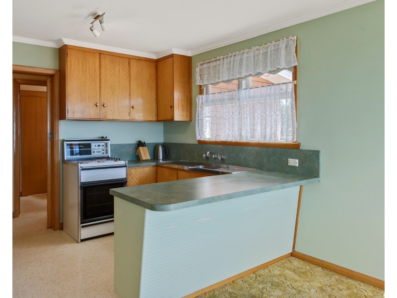 6 Churchill Avenue, Upper Burnie TAS 7320