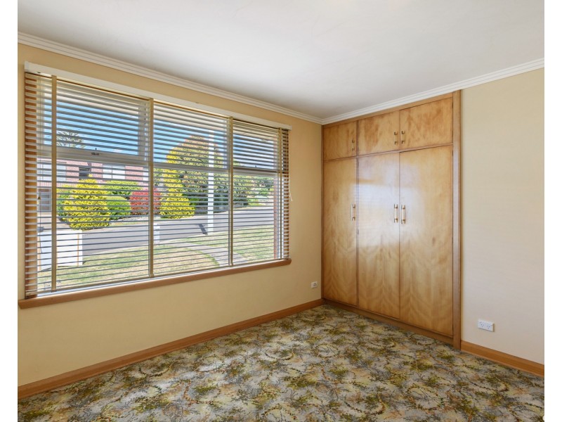 6 Churchill Avenue, Upper Burnie TAS 7320