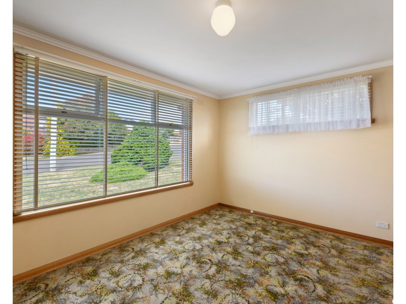 6 Churchill Avenue, Upper Burnie TAS 7320