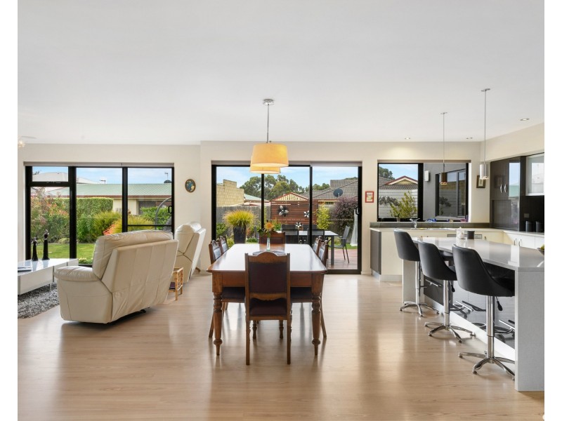 10 Boston Avenue, Cooee TAS 7320