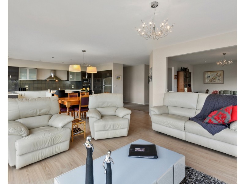 10 Boston Avenue, Cooee TAS 7320