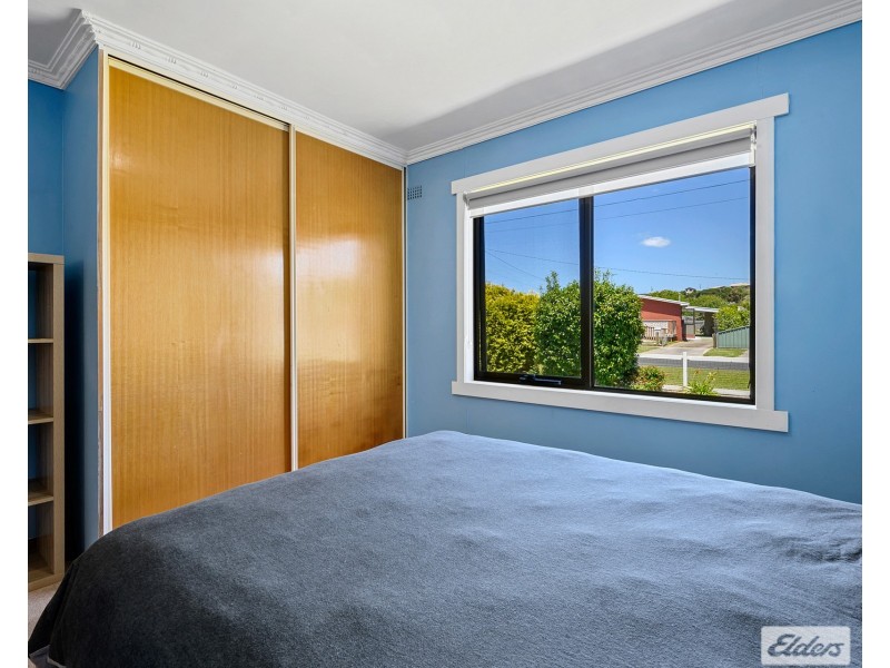 25 Beaufort Street, Somerset TAS 7322