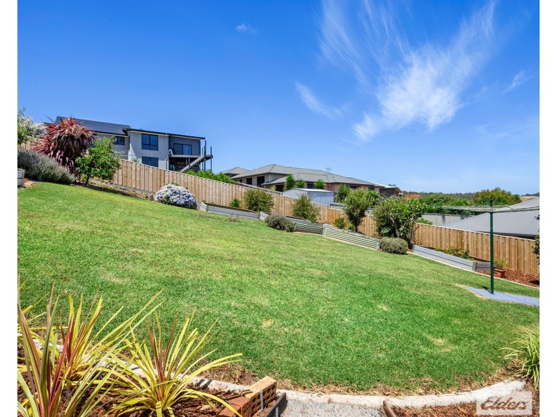 16 Heather Crescent, Park Grove TAS 7320