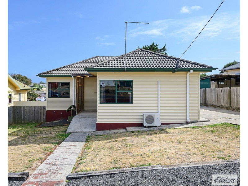 16 Verelle Street, Hillcrest TAS 7320