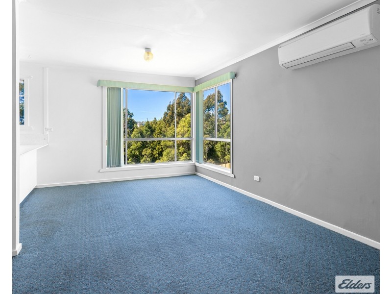 2/11 Bathurst Street, Upper Burnie TAS 7320