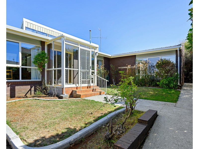 24 Bathurst Street, Upper Burnie TAS 7320