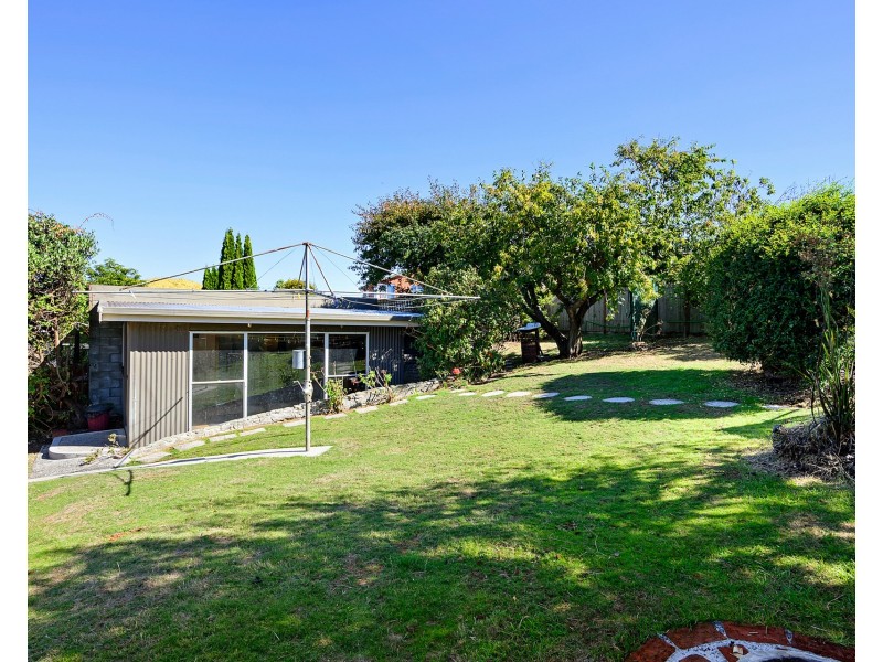 24 Bathurst Street, Upper Burnie TAS 7320