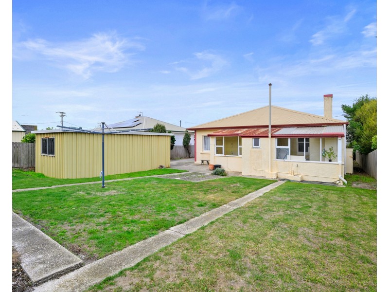 4 Osborne Street, Cooee TAS 7320