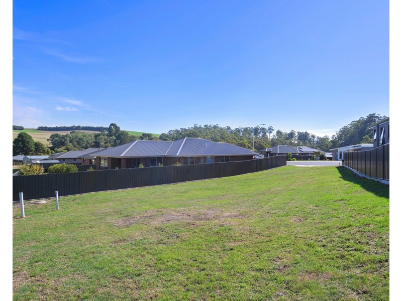 6 Emerald Court, Park Grove TAS 7320