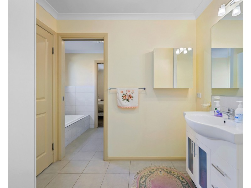 1/33 Thorne Street, Upper Burnie TAS 7320