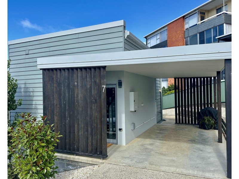7/1-3 Vernon Place, Burnie TAS 7320