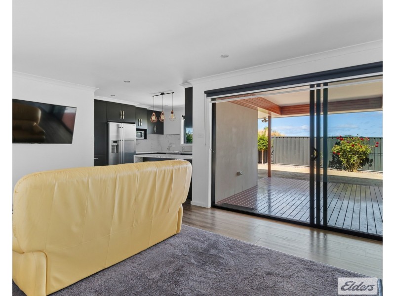 8 Oasis Drive, Shorewell Park TAS 7320