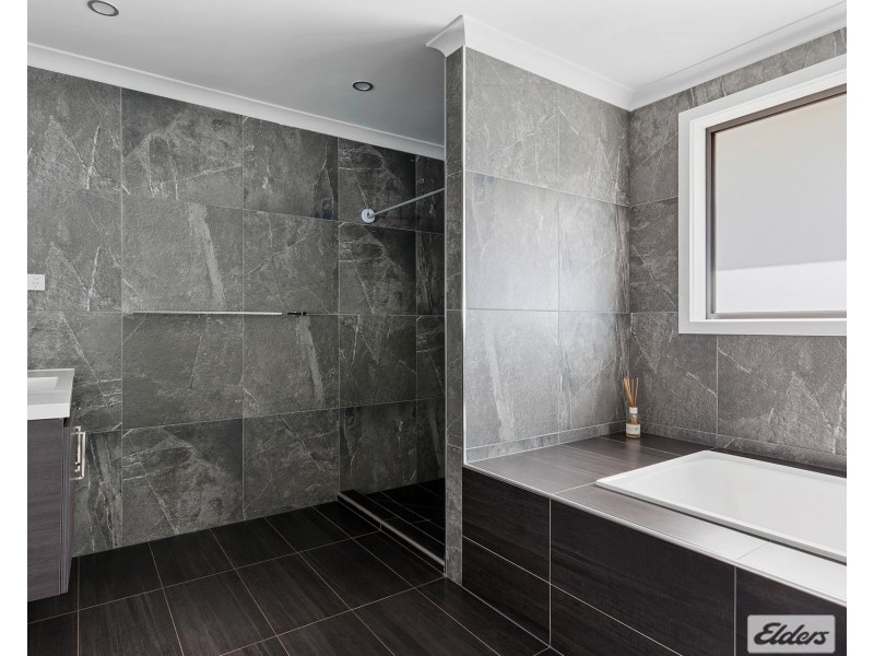 8 Oasis Drive, Shorewell Park TAS 7320