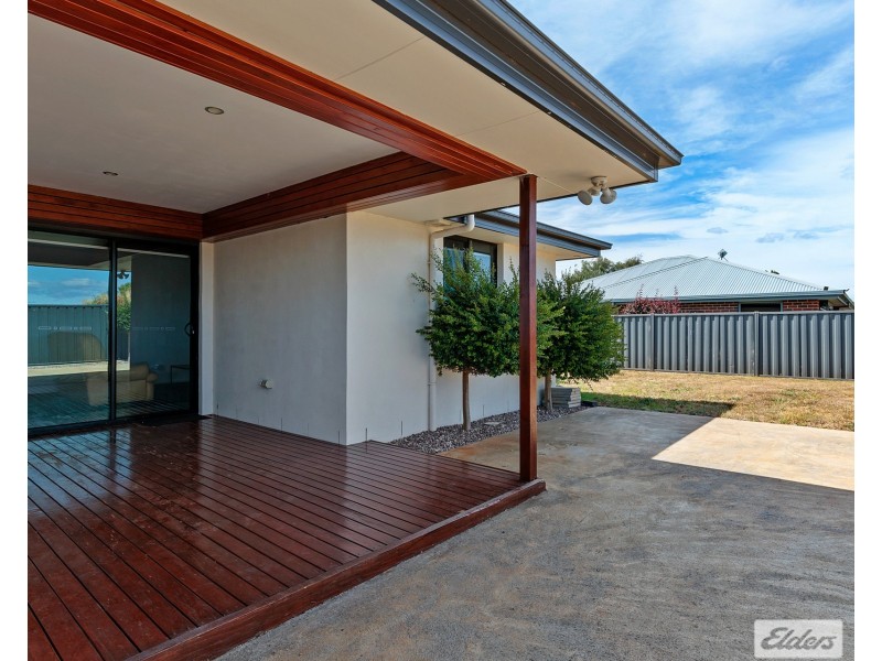 8 Oasis Drive, Shorewell Park TAS 7320