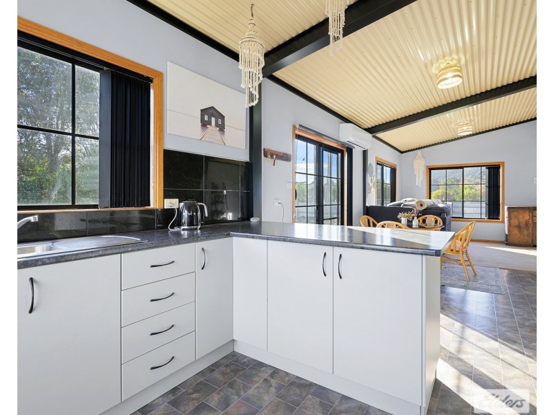 7a Irbys Circus, Sisters Beach TAS 7321