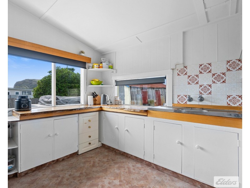 72 Main Road, Stanley TAS 7331