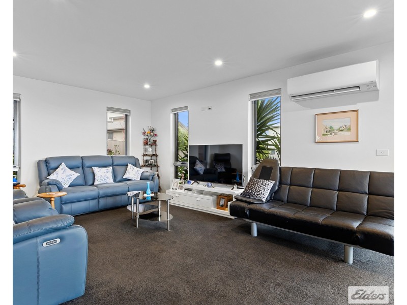 2/7 Lorrie Place, Park Grove TAS 7320