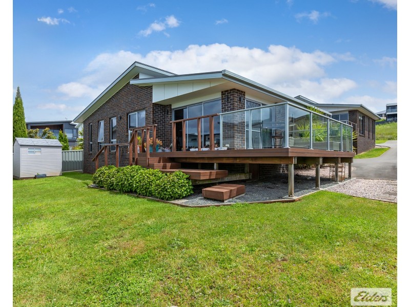 2/7 Lorrie Place, Park Grove TAS 7320