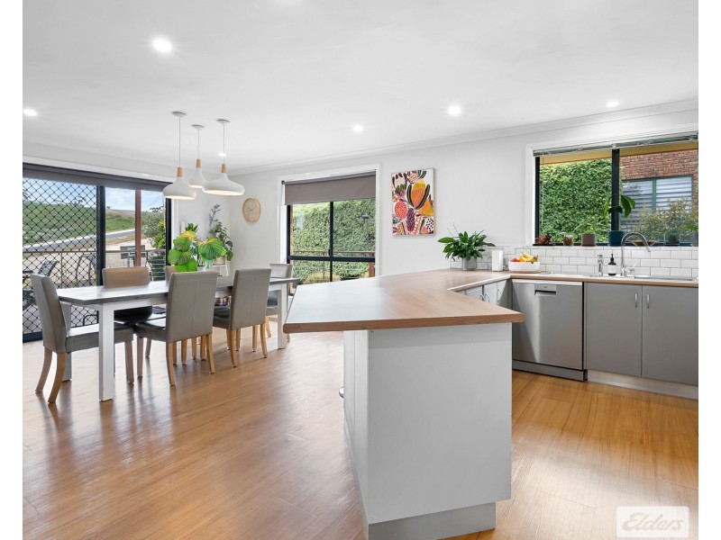 11 Heather Crescent, Park Grove TAS 7320