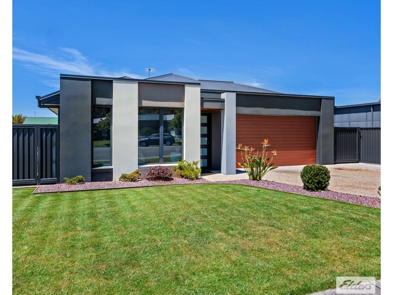 32 Overall Street, Sulphur Creek TAS 7316