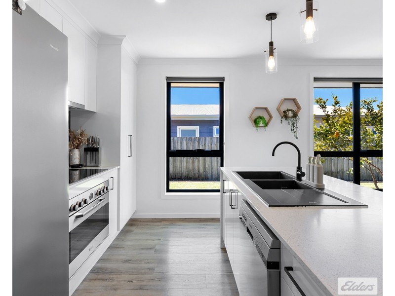 32 Overall Street, Sulphur Creek TAS 7316