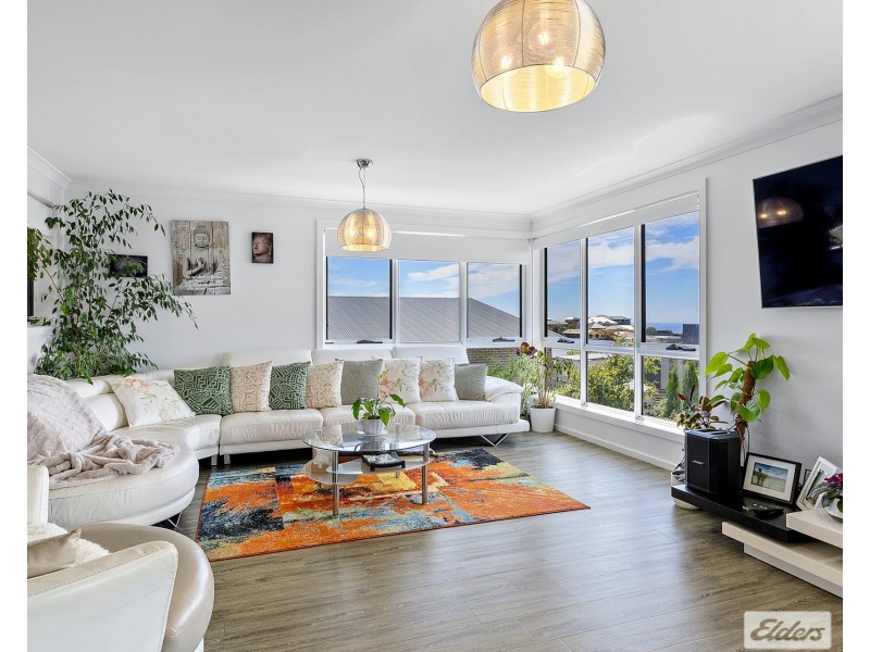 11 Lorrie Place, Park Grove TAS 7320