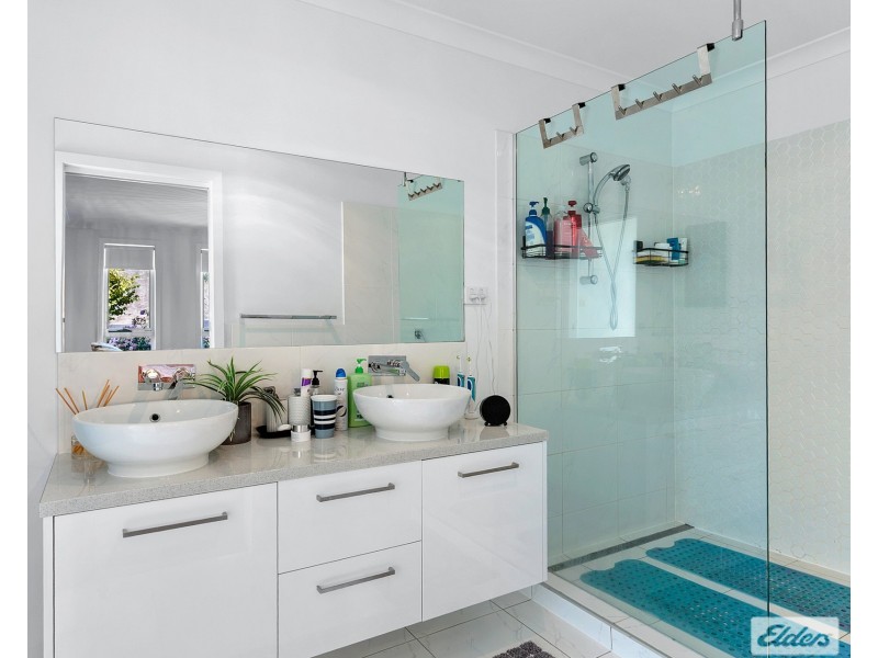 11 Lorrie Place, Park Grove TAS 7320