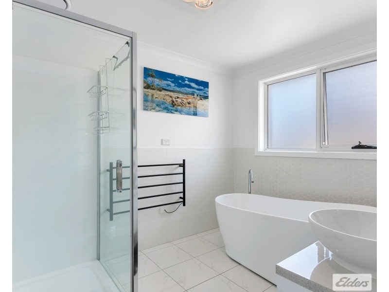 11 Lorrie Place, Park Grove TAS 7320