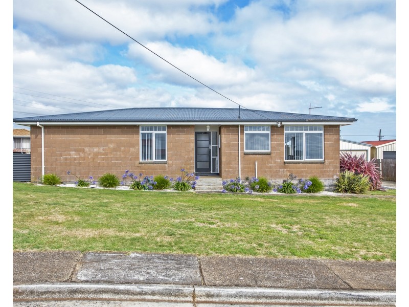 30 Winter Avenue, Upper Burnie TAS 7320