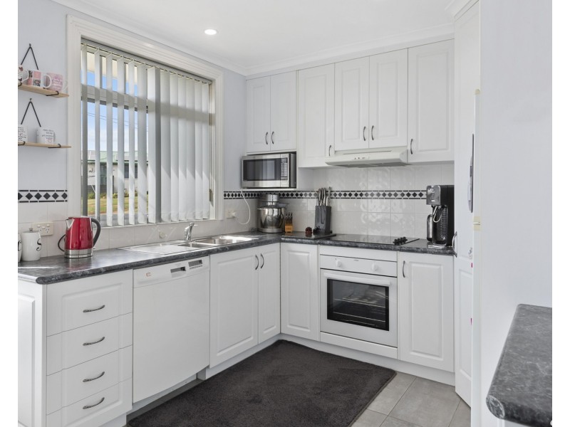 30 Winter Avenue, Upper Burnie TAS 7320