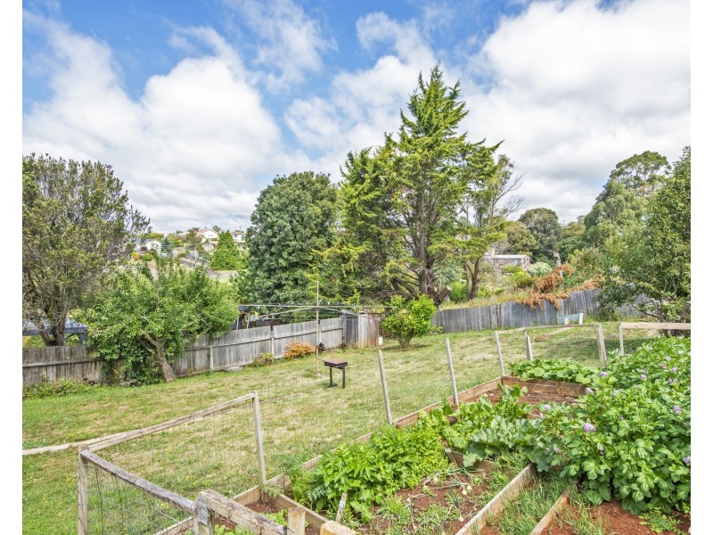 17 Lyons Street, Hillcrest TAS 7320