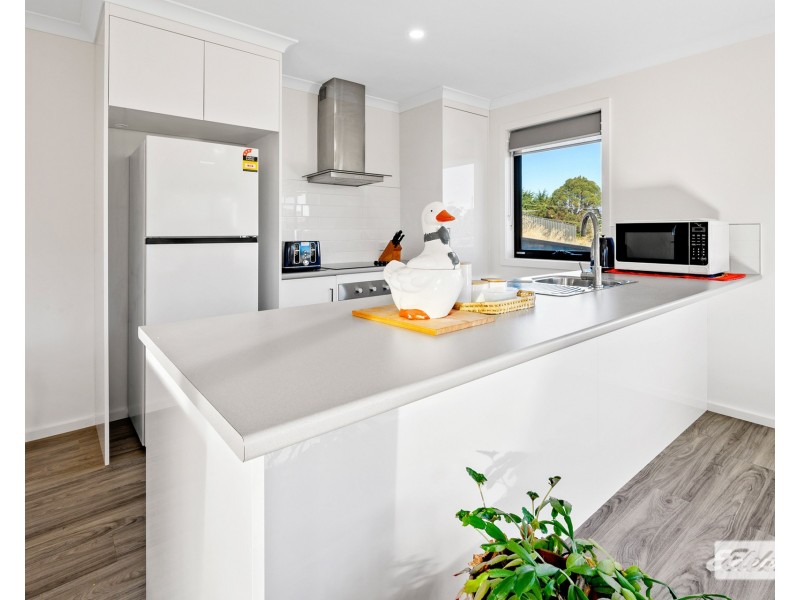 1/18 Nairana Avenue, Shorewell Park TAS 7320