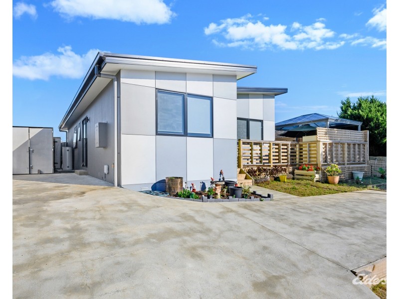 1/18 Nairana Avenue, Shorewell Park TAS 7320