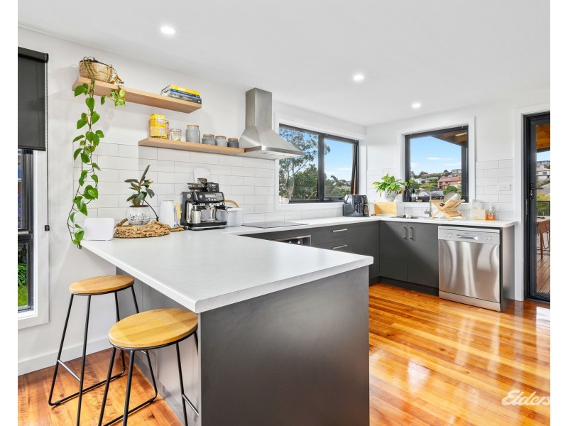 31 Paraka Street, Parklands TAS 7320