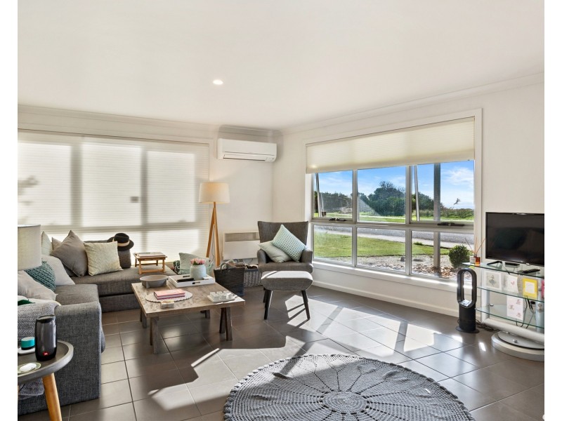 22 Somerset Esplanade, Somerset TAS 7322