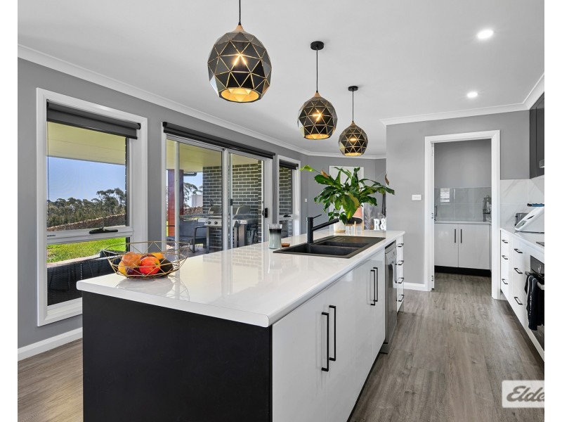 3 Prior Crescent, Heybridge TAS 7316