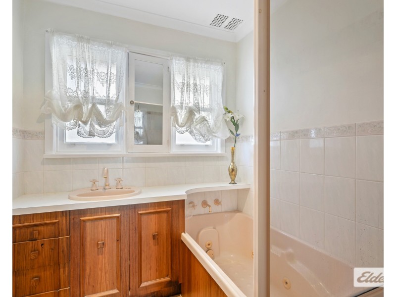 2a Collins Street, Brooklyn TAS 7320