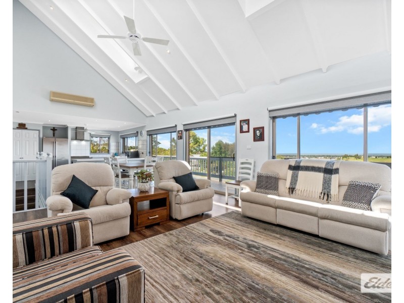 50 Nautilus Way, Lakes Entrance VIC 3909