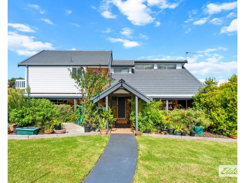 50 Nautilus Way, Lakes Entrance VIC 3909