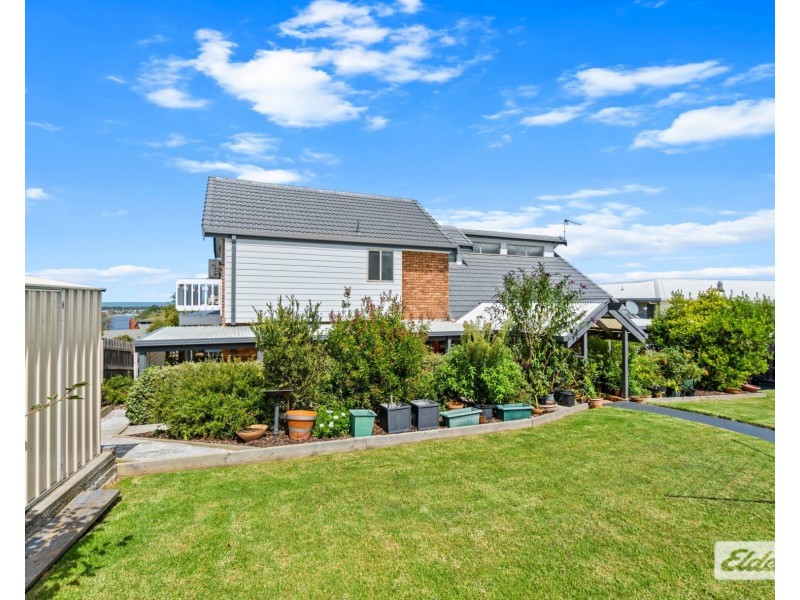 50 Nautilus Way, Lakes Entrance VIC 3909