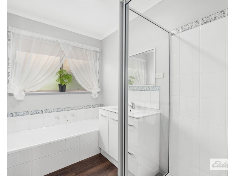 50 Nautilus Way, Lakes Entrance VIC 3909