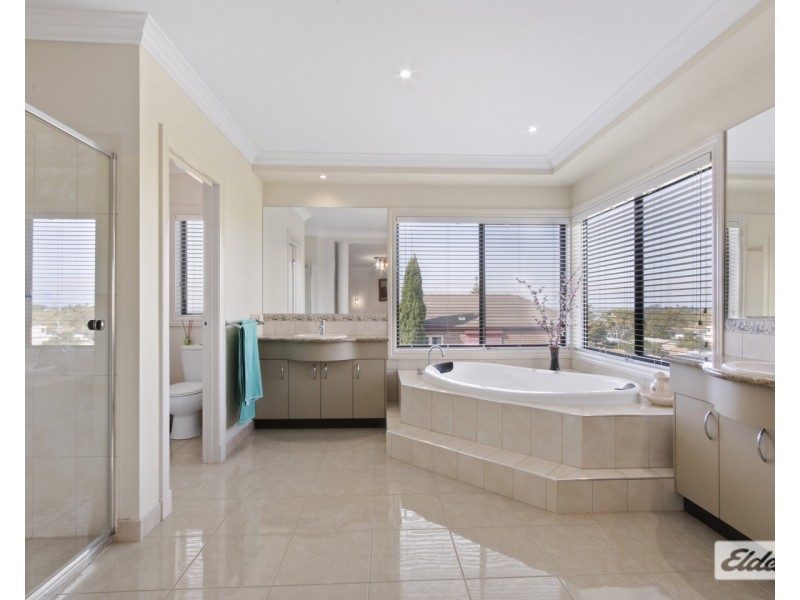 3 Highland Court, Lakes Entrance VIC 3909
