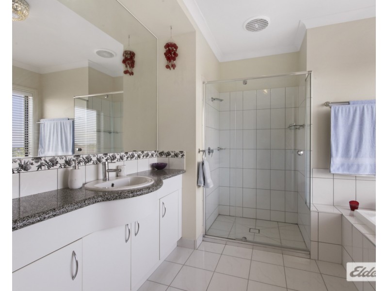 3 Highland Court, Lakes Entrance VIC 3909