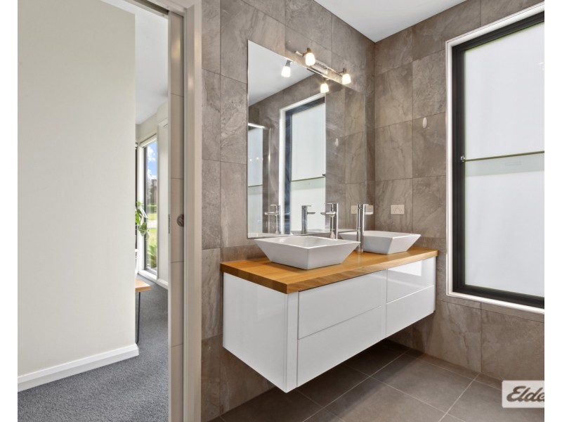 34 McCue Road, Kalimna VIC 3909