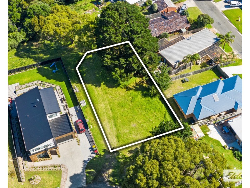 6 Ocean View Parade, Lakes Entrance VIC 3909