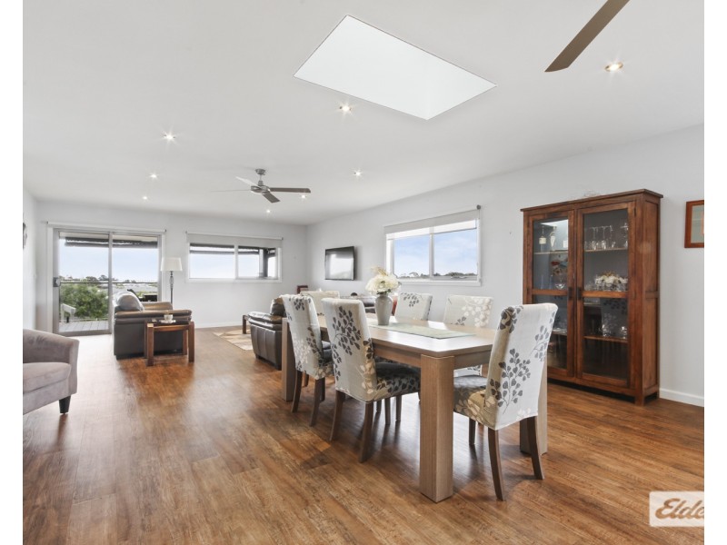 17 Lawson Drive, Lakes Entrance VIC 3909